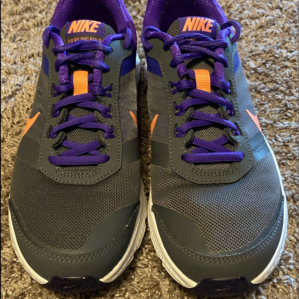Nike Air Relentless 5 Sz: 8